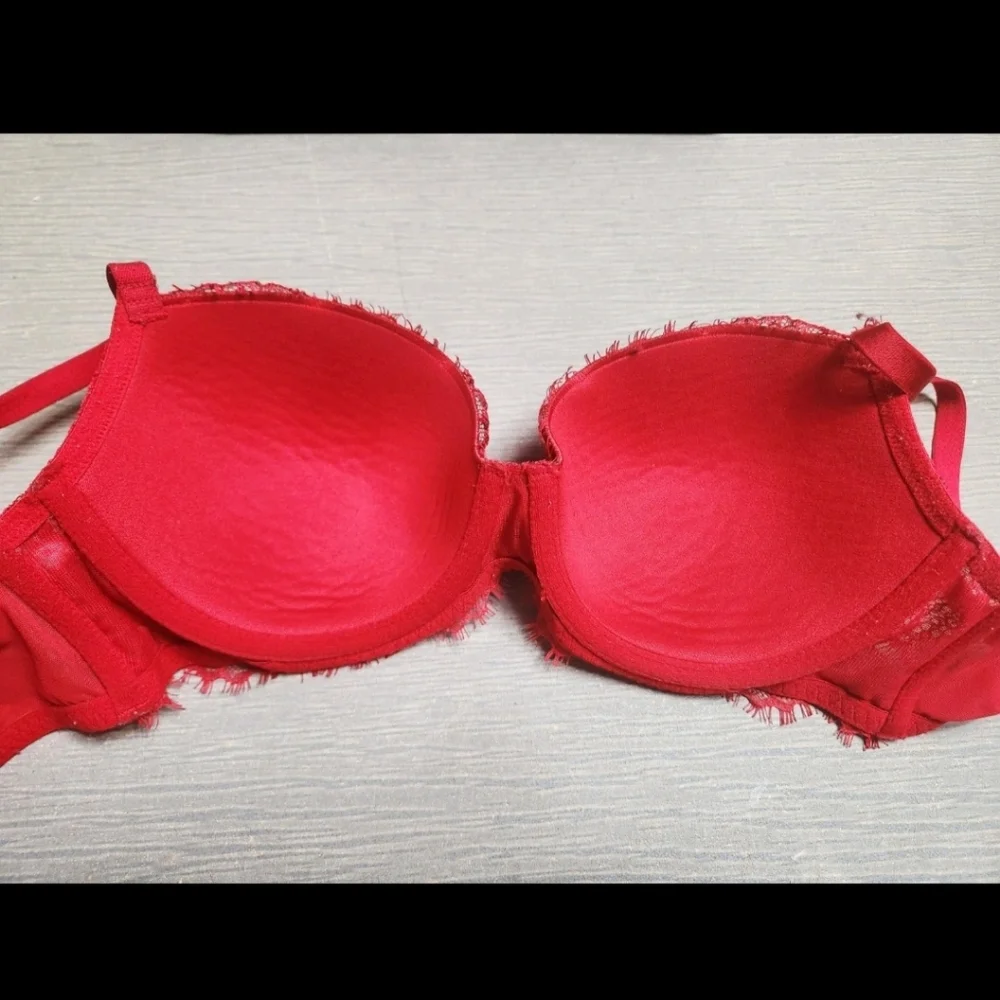 Victoria's Secret Red Lace Floral Women Bra Sz 36C Adjustable Strap Hook Closure